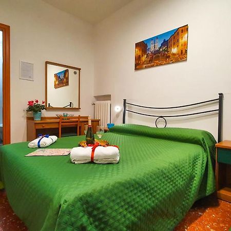 A Casa Simpatia - A Richiesta Parcheggio Gratuito ! Hotel Róma Kültér fotó