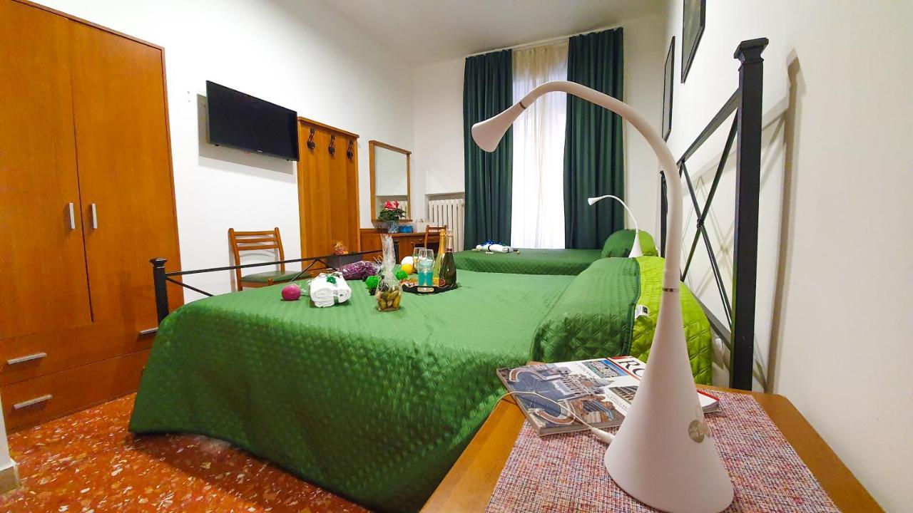A Casa Simpatia - A Richiesta Parcheggio Gratuito ! Hotel Róma Kültér fotó