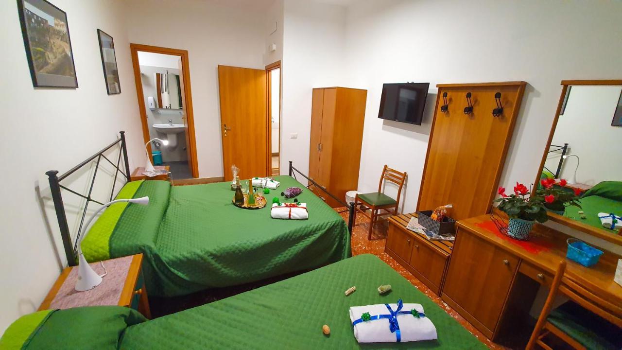 A Casa Simpatia - A Richiesta Parcheggio Gratuito ! Hotel Róma Kültér fotó