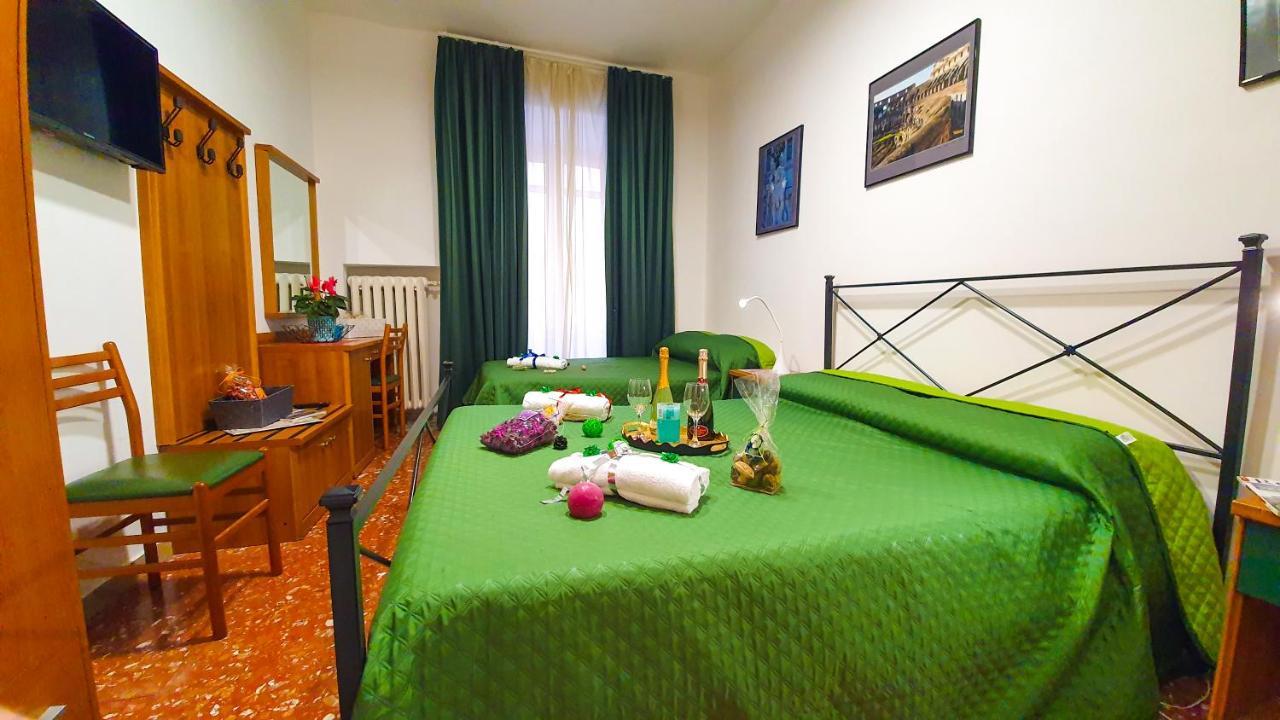 A Casa Simpatia - A Richiesta Parcheggio Gratuito ! Hotel Róma Kültér fotó