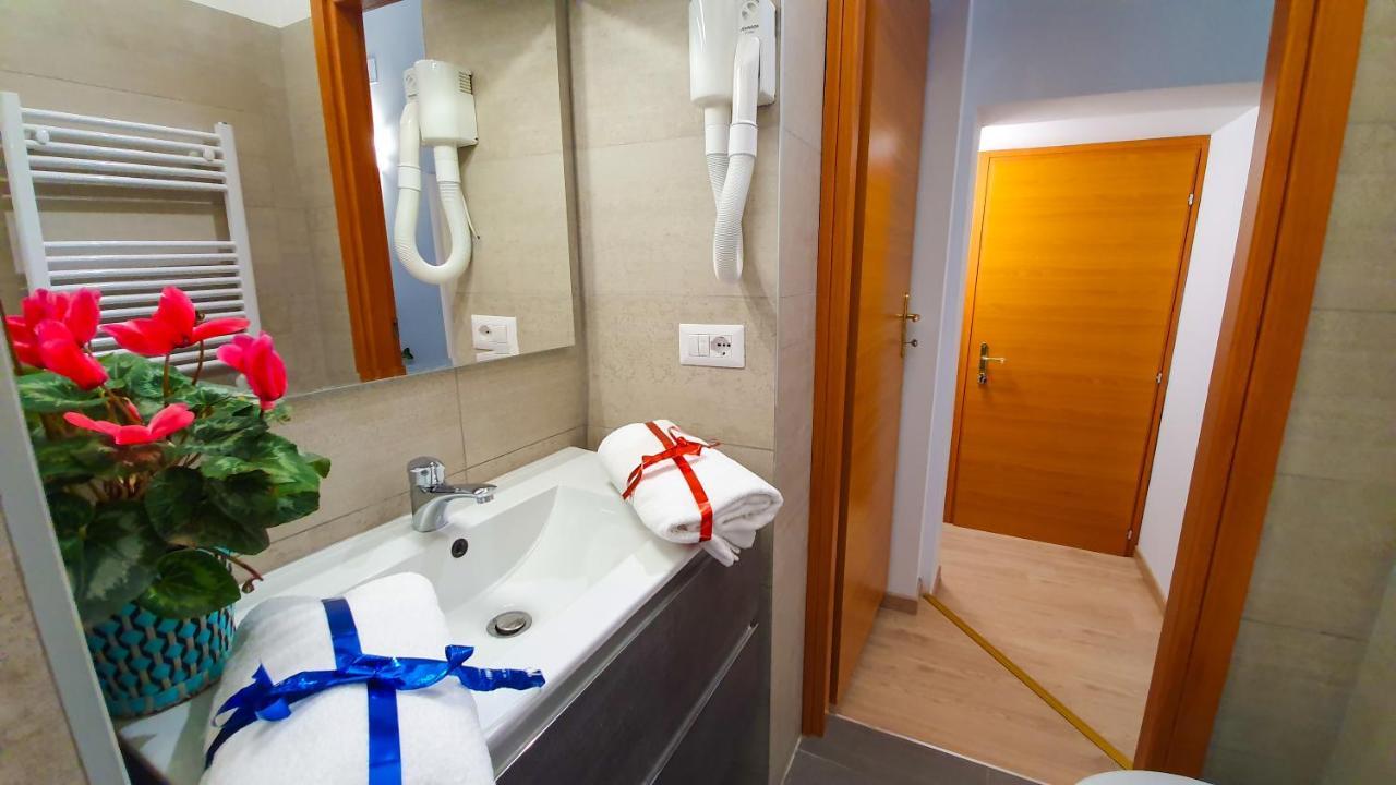 A Casa Simpatia - A Richiesta Parcheggio Gratuito ! Hotel Róma Kültér fotó
