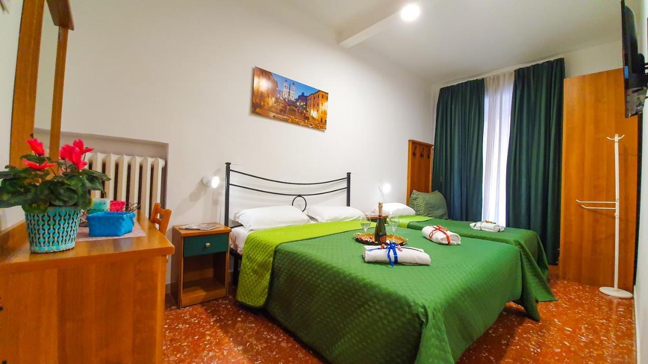 A Casa Simpatia - A Richiesta Parcheggio Gratuito ! Hotel Róma Kültér fotó
