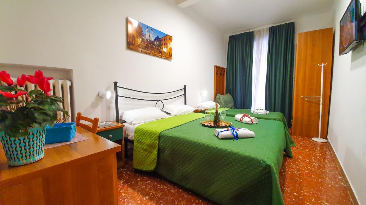 A Casa Simpatia - A Richiesta Parcheggio Gratuito ! Hotel Róma Kültér fotó