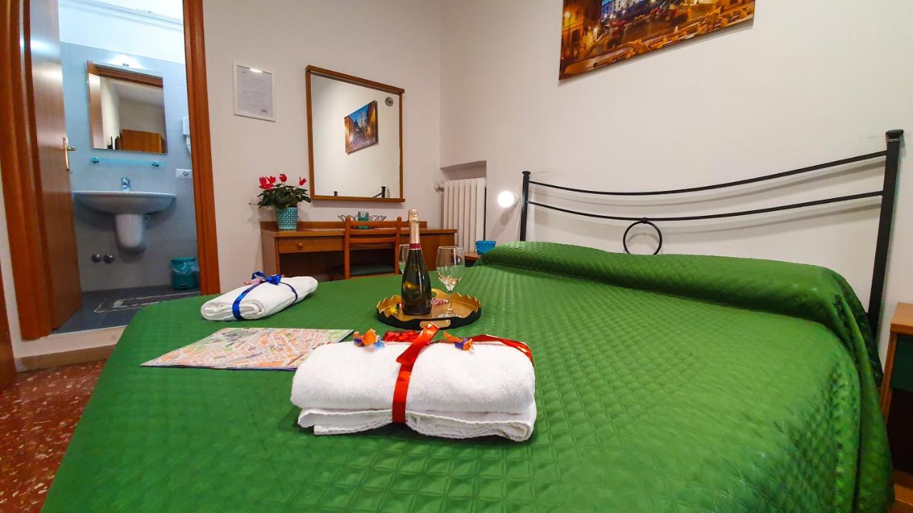 A Casa Simpatia - A Richiesta Parcheggio Gratuito ! Hotel Róma Kültér fotó